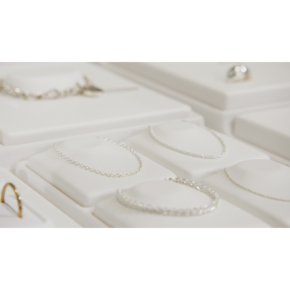 White Leatherette VT Range Insert for Displaying a Single Bracelet 140 x 180mm - Image 7